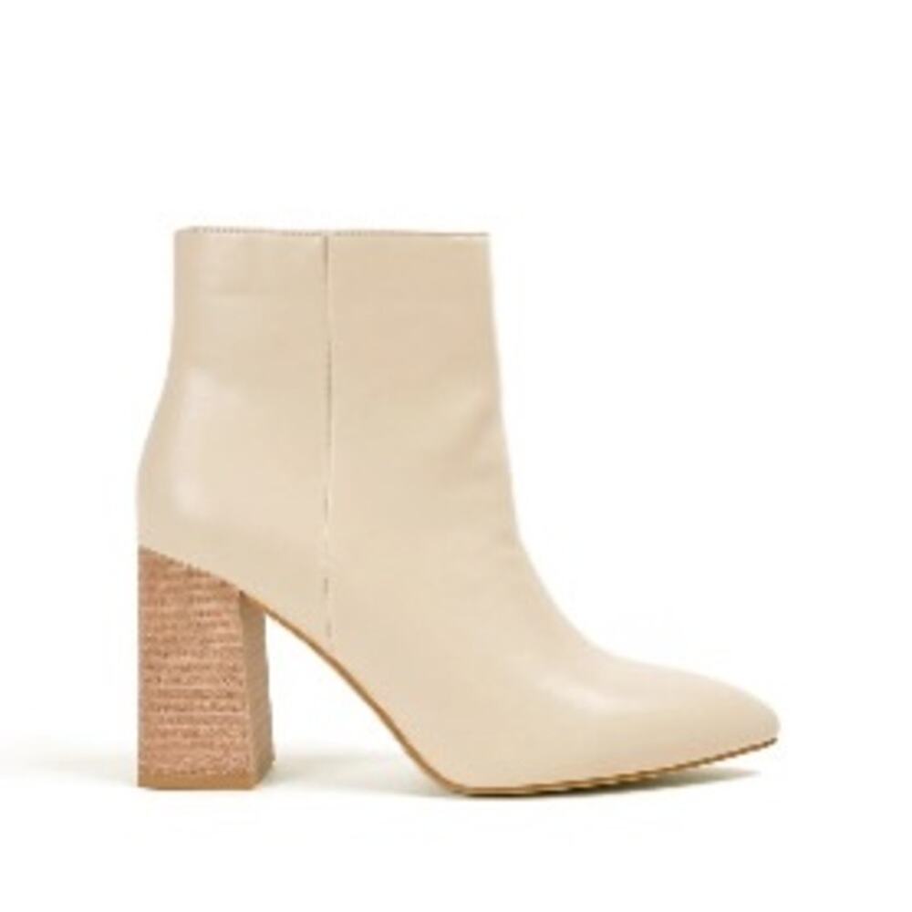 $90 Shu Shop Veronica Beige/Cream Ankle Boots - 8.5